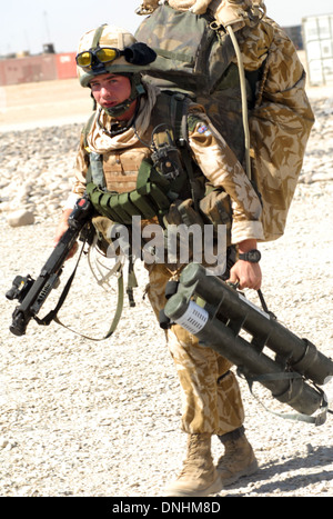 L'armée britannique combattant les talibans dans la province d'Helmand Afghanistan 2006 3 para de 14 brigade d'assaut aérien. Banque D'Images