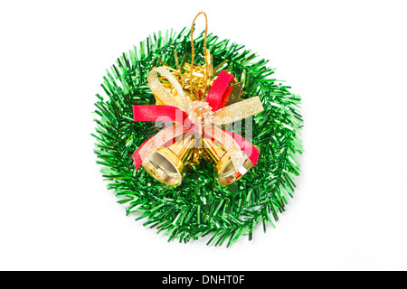 Couronne de Noël vert avec des clochettes d'or. Banque D'Images