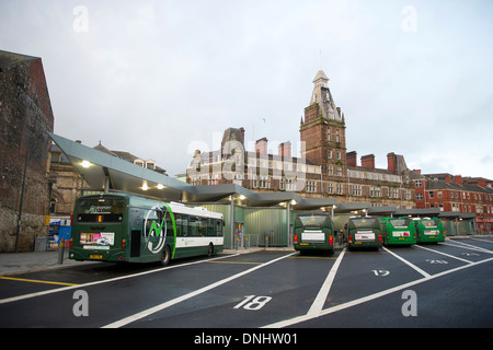 La gare routière de Newport au Pays de Galles. Banque D'Images