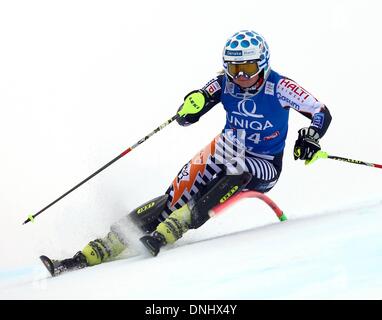 Lienz, Autriche. Dec 29, 2013. Womens slalom aux championnats du monde de ski FIS. Tanja Poutiainen (FIN). Credit : Action Plus Sport/Alamy Live News Banque D'Images