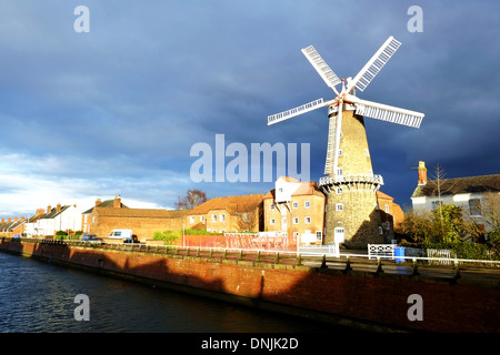 19e siècle Maud favoriser par le Moulin tour Maud Foster Drain, Skirbeck, Boston, Lincolnshire, Angleterre, Royaume-Uni Banque D'Images