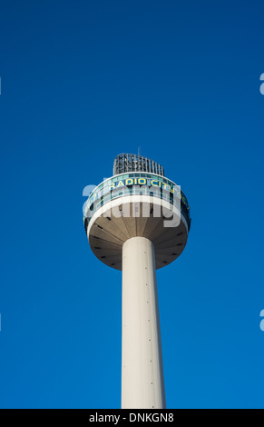 Vue de la tour Radio City, également connu sous le nom de St John's, dans le centre-ville de Liverpool, England, UK Banque D'Images