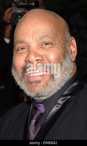 Photos de fichier : l'acteur James Avery (nov. 27, 1948 - Dec 31, 2013) le plus connu pour son rôle de "Philip Banks' sur l'émission de télévision 'Fresh Prince de Bel-Air' et la voix de Shredder dans l'original Teenage Mutant Ninja Turtles de séries télévisées. Avery est décédé à Los Angeles à la suite de complications après la chirurgie. Sur la photo : le 27 février 2005 - Los Angeles, Californie, États-Unis - JAMES AVERY arrive à la 15e Nuit des étoiles 100 Le dîner gala tenu au Beverly Hills Hotel. (Crédit Image : Crédit : Vaughn Youtz/ZUMAPRESS.com/Alamy Live News) Banque D'Images