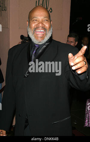 Photos de fichier : l'acteur James Avery (nov. 27, 1948 - Dec 31, 2013) le plus connu pour son rôle de "Philip Banks' sur l'émission de télévision 'Fresh Prince de Bel-Air' et la voix de Shredder dans l'original Teenage Mutant Ninja Turtles de séries télévisées. Avery est décédé à Los Angeles à la suite de complications après la chirurgie. Sur la photo : le 27 février 2005 - Los Angeles, Californie, États-Unis - JAMES AVERY arrive à la 15e Nuit des étoiles 100 Le dîner gala tenu au Beverly Hills Hotel. (Crédit Image : Crédit : Milan Ryba/Globe Photos/ZUMAPRESS.com/Alamy Live News) Banque D'Images