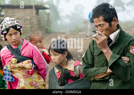 Les gens de la tribu Akha , Nambo , village , au Laos Muang Sing Banque D'Images