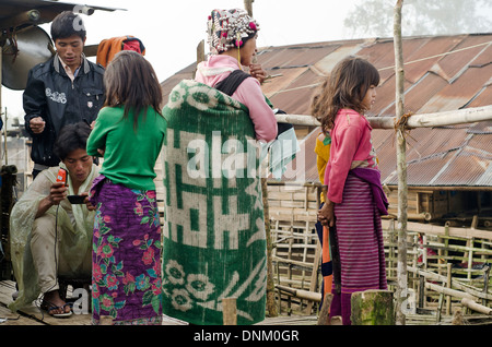 Les gens de la tribu Akha , Nambo , village , au Laos Muang Sing Banque D'Images