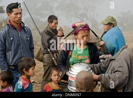 Les gens de la tribu Akha , Nambo , village , au Laos Muang Sing Banque D'Images