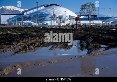 Sochi, Russie. 25Th Dec 2013. Vue extérieure du Stade Olympique Fisht du Parc olympique à Sotchi, Russie, 17 décembre 2013. Sotchi accueillera les Jeux Olympiques d'hiver du 07 au 23 février 2014. Photo : Jens Buettner/dpa/Alamy Live News Banque D'Images