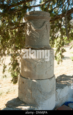 Haïti, île de Tilos, Inselhauptort Megalo Chorio, Dorffriedhof verfallenen von Säulen, Tempels Banque D'Images