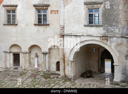 Cour et entrée de l'Ukraine, le château d'Olesko Banque D'Images