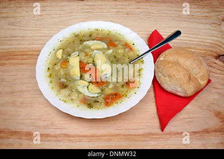 Polish traditionnelle soupe soupe polonaise bortsch blanc Banque D'Images