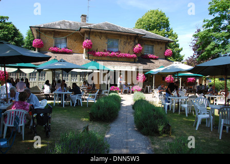 Windrush Garden Cafe en Bourton On The Water, Cotswolds, Royaume-Uni Banque D'Images