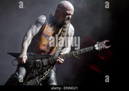 Tinley Park, Illinois, États-Unis. 21 juillet, 2012. Le guitariste KERRY KING de Slayer fonctionne à 2012 Mayhem Festival à Tinley Park, Illinois © Daniel DeSlover/ZUMAPRESS.com/Alamy Live News Banque D'Images