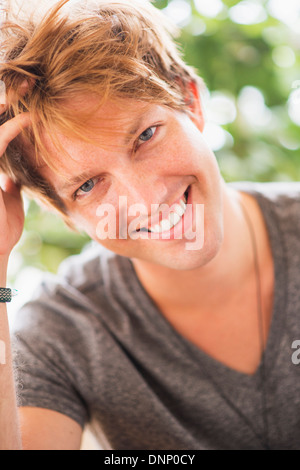 Portrait of man smiling Banque D'Images