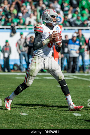 Dallas, Texas, USA. 1er janvier 2014 : .UNLV rebelles quarterback Caleb Hareng (8) en action.au cours de la 2014 Cœur de Dallas Bowl match de football entre l'Université du Nevada Las Vegas rebelles et le North Texas Mean Green Eagles à Cotton Bowl Stadium de Dallas, Texas. Credit : Cal Sport Media/Alamy Live News Banque D'Images