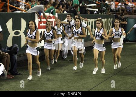 Honolulu, HI, USA. 30Th Nov, 2013. 30 novembre 2013 - Washington cheerleaders au cours de l'action entre l'armée et les Black Knights Hawaii Rainbow Warriors à l'Aloha Stadium d'Honolulu, HI. © csm/Alamy Live News Banque D'Images