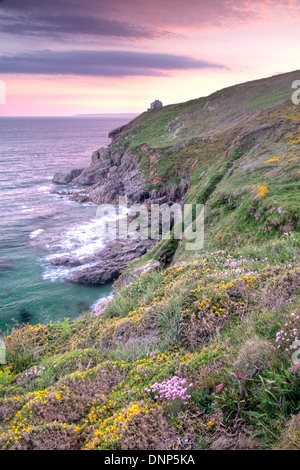 Tête Rinsey au coucher du soleil sur la côte sud-ouest près de chemin et Porthleven Praa Sands, Cornwall, United Kingdom Banque D'Images