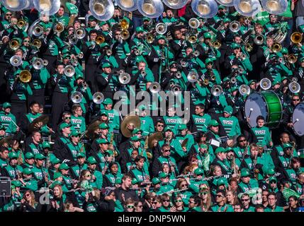 Dallas, Texas, USAJanuary 1st, 2014 : .North Texas Band joue au cours de la 2014 Cœur de Dallas Bowl match de football entre l'Université du Nevada Las Vegas rebelles et le North Texas Mean Green Eagles à Cotton Bowl Stadium de Dallas, Texas. Credit : Cal Sport Media/Alamy Live News Banque D'Images