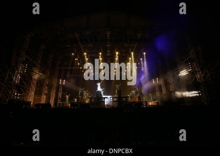 Guangzhou, Chine. Dec 29, 2013. Aaron Kwok détient les concerts à Guangzhou, Chine Le dimanche 29 décembre 2013. © TopPhoto/Alamy Live News Banque D'Images