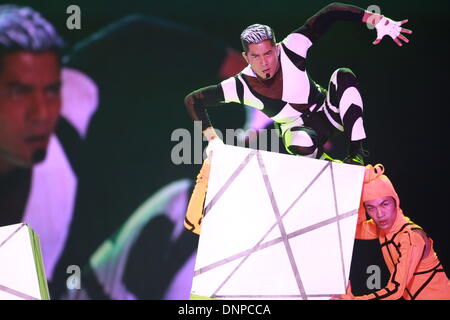 Guangzhou, Chine. Dec 29, 2013. Aaron Kwok détient les concerts à Guangzhou, Chine Le dimanche 29 décembre 2013. © TopPhoto/Alamy Live News Banque D'Images