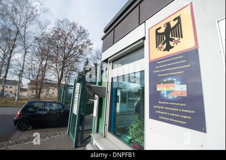 Schwandorf, Allemagne. 06Th Jan, 2014. Vue de la German/République tchèque Coopération policière et douanière Center ('Gemeinsames Zentrum') dans Schwandorf, Allemagne, 03 janvier 2014. Photo : ARMIN WEIGEL/dpa/Alamy Live News Banque D'Images