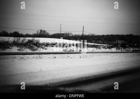 Bloomington, Indiana, USA. 06Th Jan, 2014. Faites glisser pied - Ind. 37. Couverture de neige et de gel temeratures Indiana avec des températures sous zéro et plus de neige prévues au cours du week-end. Crédit : Jeremy Hogan/Alamy Live News Banque D'Images