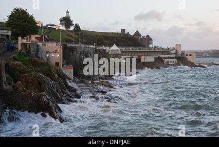 West Hoe, Plymouth, Royaume-Uni. 06Th Jan, 2014. Hide tide et grosse mer à Plymouth Hoe le 3 janvier 2014. Crédit : Anna Stevenson/Alamy Live News Banque D'Images