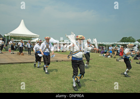 Morris Dancers à Cheshire Show 2013 à Cheshire Angleterre Tabley Banque D'Images