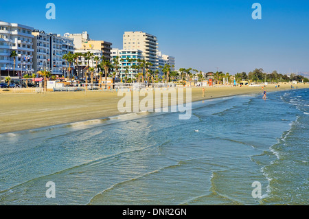 Jour de la veille de Noël à la plage de Phinikoudes à Larnaca, Chypre. Banque D'Images