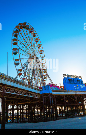 Blackpool Central Pier et Grande Roue Banque D'Images