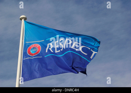 Le respect du drapeau de la campagne de l'UEFA Banque D'Images