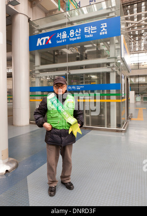 Train eXpress KTX (Corée) gare guide - Séoul, Corée du Sud Banque D'Images