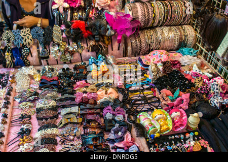 Accessoires de décrochage à Taipei Marché nocturne de Raohe Street, Taipei, Taiwan Banque D'Images