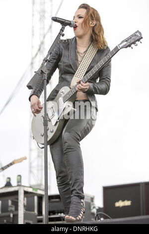 Charlotte, Caroline du Nord, USA. 4 mai, 2013. LZZY HALE de Zebda fonctionne à 2013 Carolina Rebellion à Charlotte (Caroline du Nord) © Daniel DeSlover/ZUMAPRESS.com/Alamy Live News Banque D'Images