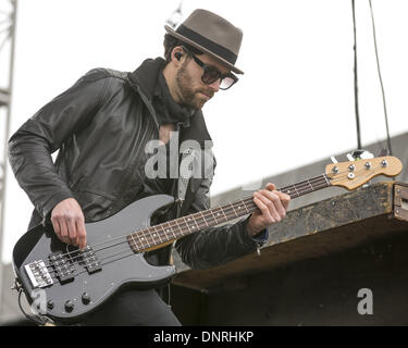 Charlotte, Caroline du Nord, USA. 4 mai, 2013. JOSH SMITH de Zebda fonctionne à 2013 Carolina Rebellion à Charlotte (Caroline du Nord) © Daniel DeSlover/ZUMAPRESS.com/Alamy Live News Banque D'Images