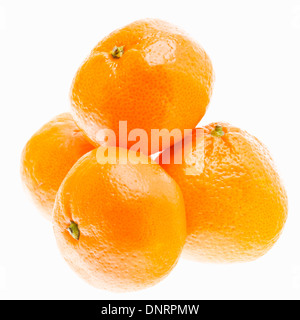 Orange mandarine doux savoureux fruits Mandarin isolé sur fond blanc Banque D'Images