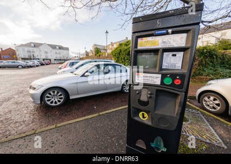 Parking meter à payer un-et-parking d'affichage Banque D'Images