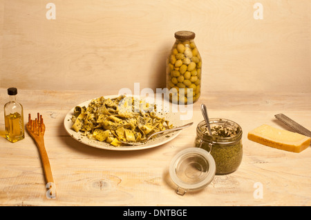 Pâtes au pesto Banque D'Images