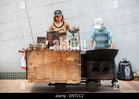 Patates douces rôties rôti et blocage châtaigne, Hong Kong Banque D'Images