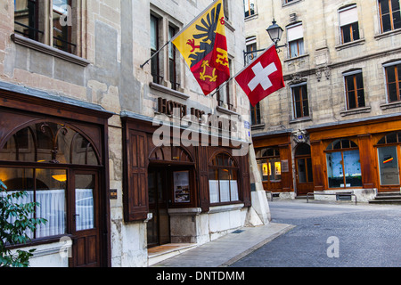 Entrée principale de l'hôtel les armures dans la vieille ville de Genève, Suisse Banque D'Images