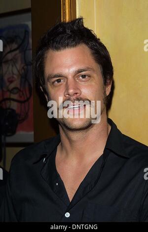 18 septembre 2002 - K26099TR JASON FOUNDATION FOR YOUTH SUICIDE .RESTAURANT SPAGO dâ€™AT BEVERLY HILLS, CA. 9-18-02. TOM RODRIGUEZ/ Johnny Knoxville(Image Crédit : © Globe Photos/ZUMAPRESS.com) Banque D'Images