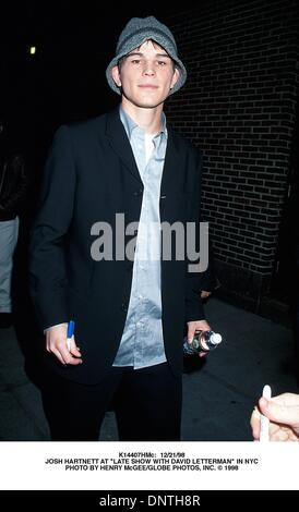 7 mai 1995 - K14407L : 12/21/98.JOSH HARTNETT à ''Late Show With David Letterman'' À NEW YORK. HENRY McGEE/(1998 Image : © Crédit Photos Globe/ZUMAPRESS.com) Banque D'Images