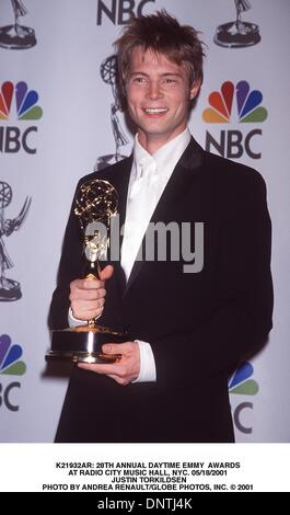 18 mai 2001 - K21932AR : 28E CONGRÈS ANNUEL PRIX Daytime Emmy.au Radio City Music Hall, New York. 05/18/2001. JUSTIN TORKILDSEN. ANDREA 2001 RENAULT/(Credit Image : © Globe Photos/ZUMAPRESS.com) Banque D'Images