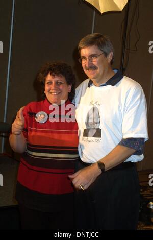 23 septembre 2001 - 31481JBB MISS AMERICA 2002 À ATLANTIC CITY, NEW JERSEY 09/22/01.LES PARENTS DE KATIE HARMAN (LA GAGNANTE DE CETTE ANNÉE À PARTIR DE L'OREGON). JOHN BARRETT/(2001 Image : © Crédit Photos Globe/ZUMAPRESS.com) Banque D'Images