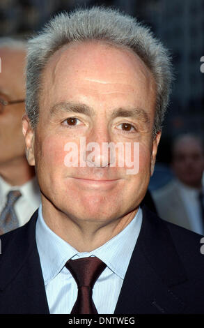 11 avril 2002 - K24680AR : ''ENIGMA'' PREMIERE AU PROFIT DU COMITÉ INTERNATIONAL DE SECOURS.AU ROYAL THEATRE DE NEW YORK 04/11/02. ANDREA 2002 RENAULT/.Lorne MICHAELS(Image : © Crédit Photos Globe/ZUMAPRESS.com) Banque D'Images