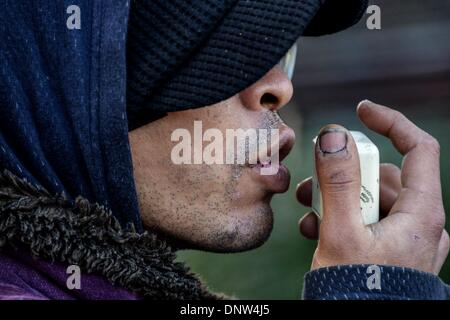 Tokyo, Japon. 6 janvier, 2014. Sans-abri proteste contre la Shibuya-ku à Tokyo le 6 janvier 2014. Ils sont en colère parce qu'ils ont été expulsés du parc à la fin de l'année. (Crédit Image : © Hitoshi Yamada/NurPhoto ZUMAPRESS.com)/crédit : ZUMA Press, Inc./Alamy Live News Banque D'Images