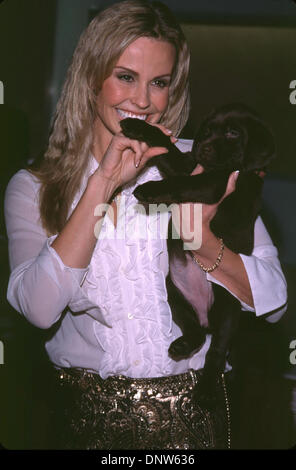 19 novembre 2001 - K23445TR : UNE SOIRÉE AVEC LES ÉTOILES.Beverly Hilton Hotel, Los Angeles, CA 11/17/2001.NATASHA ALLAS ET CHIEN HERSHEY. À RODRIGUEZ/(2001 Image : © Crédit Photos Globe/ZUMAPRESS.com) Banque D'Images