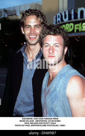 18 juin 2001 - K22168PSK : rapide et furieux PREM.MANN VILLAGE , WESTWOOD, CA 06/18/2001.PAUL WALKER ET SCOTT CAAN. PAUL SKIPPER/(2001 Image : © Crédit Photos Globe/ZUMAPRESS.com) Banque D'Images