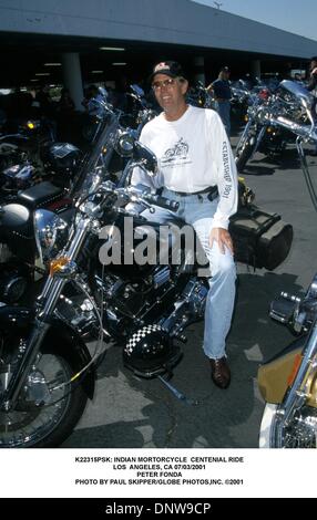 3 juillet 2001 - K22315PSK : MORTORCYCLE CENTENIAL RIDE.LOS ANGELES, CA 07/03/2001.Peter Fonda. PAUL SKIPPER/(2001 Image : © Crédit Photos Globe/ZUMAPRESS.com) Banque D'Images