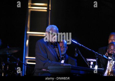 1er janvier 1980 - K25419JBB : 6/22/02.MOHEGAN SUN HOTEL ET CASINO GRAND WEEKEND D'OUVERTURE.RAY CHARLES EN CONCERT .Uncasville, CT. JOHN BARRETT/(2002 Image : © Crédit Photos Globe/ZUMAPRESS.com) Banque D'Images